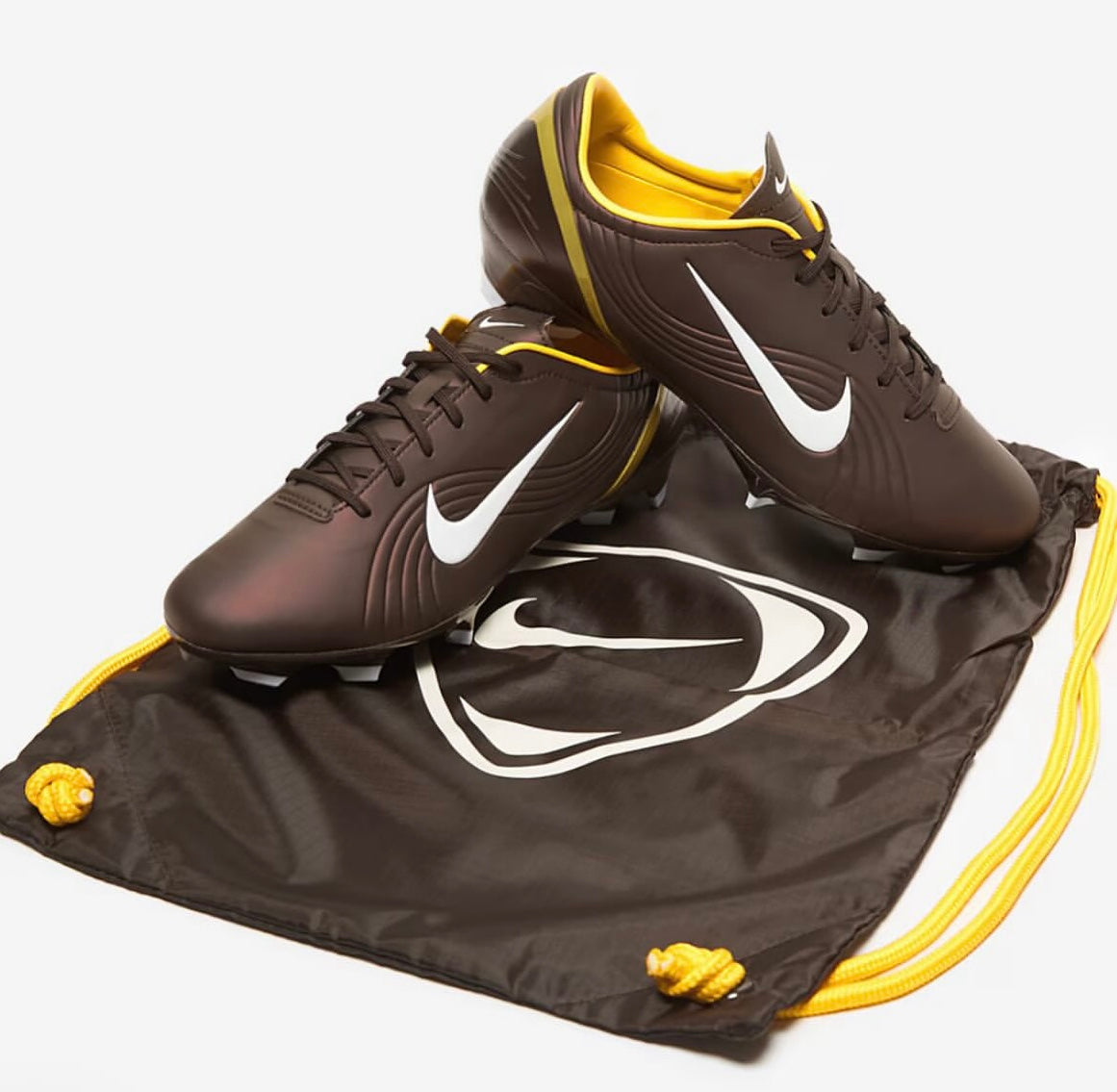 NIKE MERCURIAL VAPOR | ELITE REGEN CR7 - LIMITED EDITION-